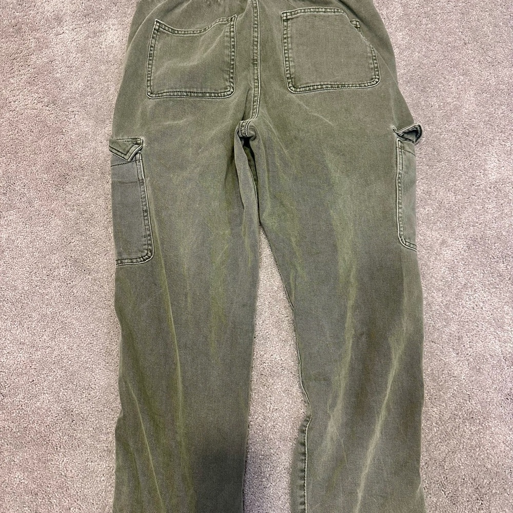GAP Military Green Cargo Pants with Drawstring Waist - Picture 2 of 2
